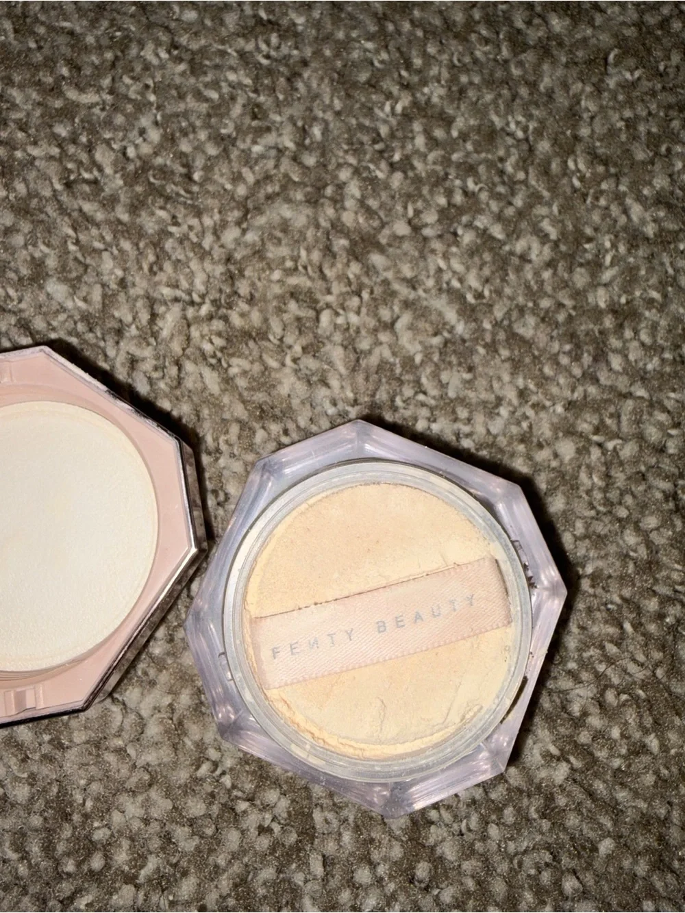Fenty Beauty Translucent Setting Powder - Cream/Beige Tone